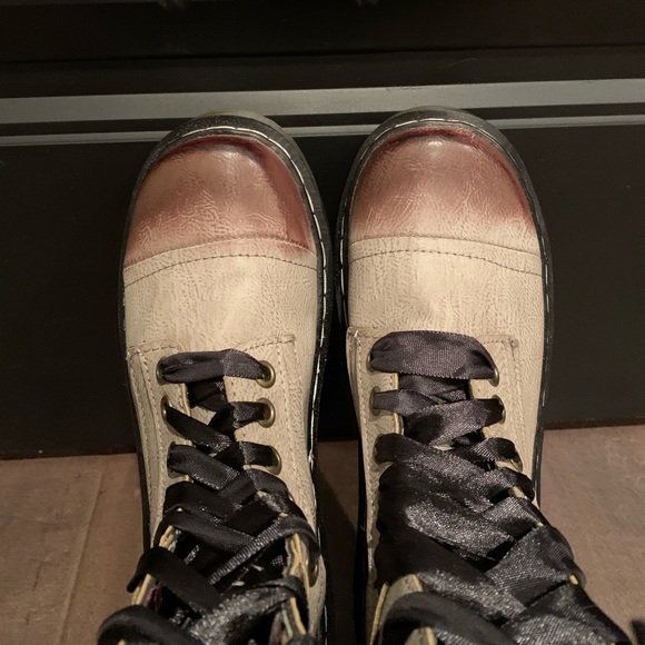 Women’s Lace-up Combat Boots - Picture 4 of 12